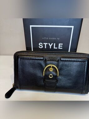 Vintage Coach Campbell Black Leather Zip Wallet with brass hardware EUC